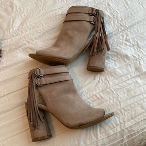 Vince Camuto Womens wedges